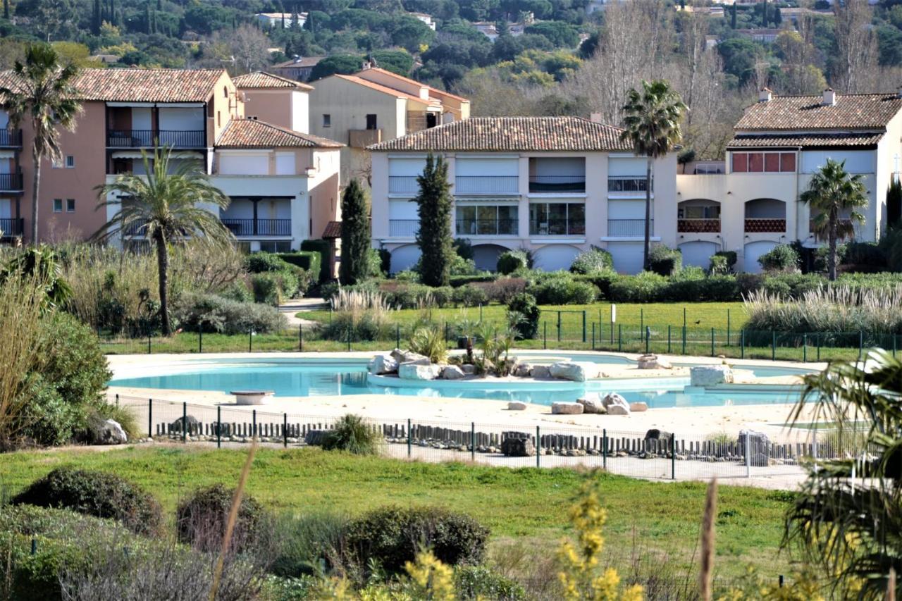 C-FORTY - piscine - plage Gassin Extérieur photo